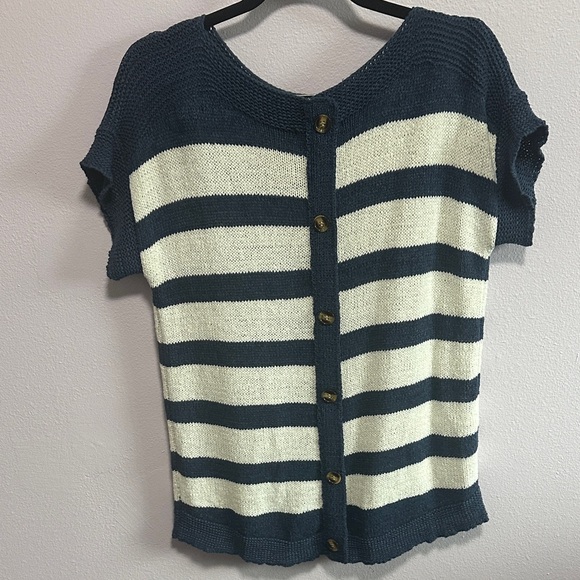 Cable & Gauge Navy and Cream Knit Top - Picture 7 of 9